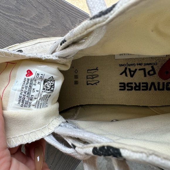 Comme des garcons x converse, used, but can still get good use of them. - Picture 4 of 4